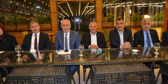 AK Parti’de teşekkür toplantısı