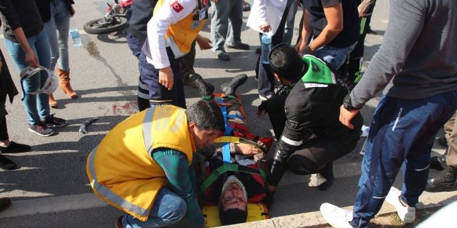 Yola fırlayan koyun 2 askeri yaraladı