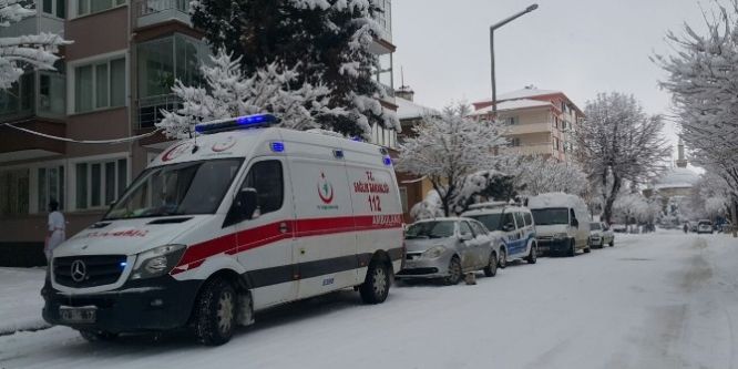 Merdiven boşluğuna düşen adam hayatını kaybetti