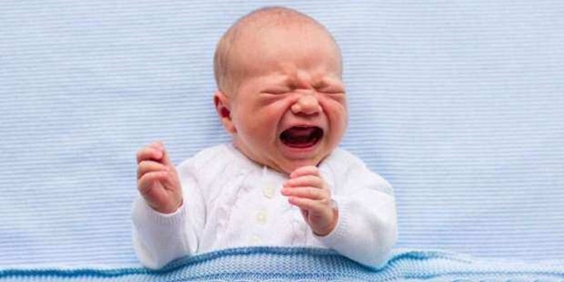  Bebeği devamlı ağlayan ebeveynlere öneriler