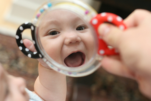 Bebeğime ilk önce hangi oyuncağı almalıyım?