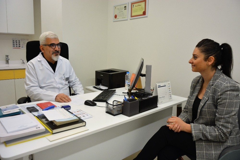 Bebeğin ailesiyle göz teması kuramamasının birçok sebebi olabilir 