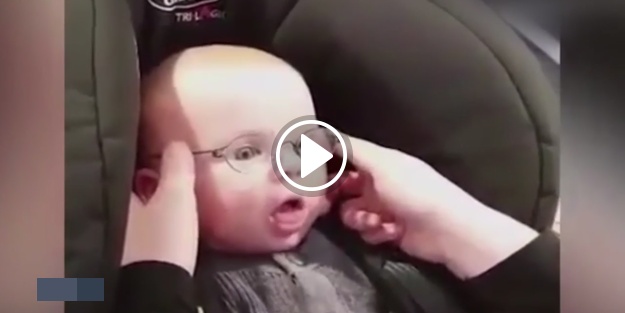 Bebeğin görülmeye değer 'gözlük' sevinci