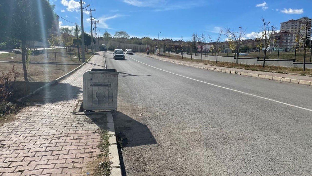 Bebeğini çöp konteynerine bırakıp kaçtı! Olmaz olsun böyle vicdansız baba