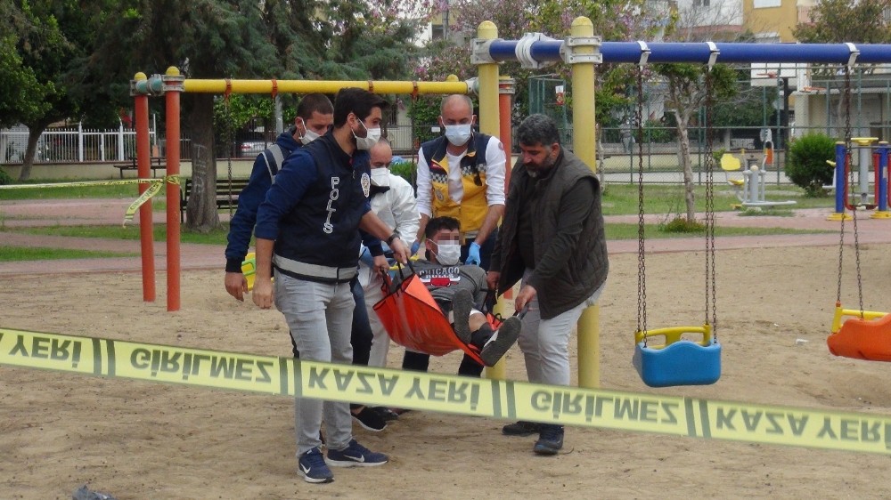 Bebeğini kaçırıp boğazına bıçak dayadı, vurularak yakalandı 
