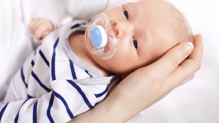 Bebeğinize emzik verirken asla...