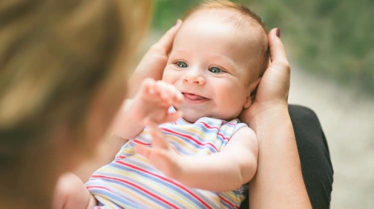 Bebeğinizi sallayarak uyutmayın!