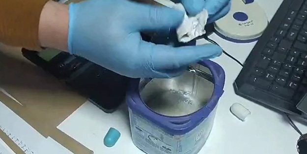 Bebek mamasının içinden çıkan şoke etti!