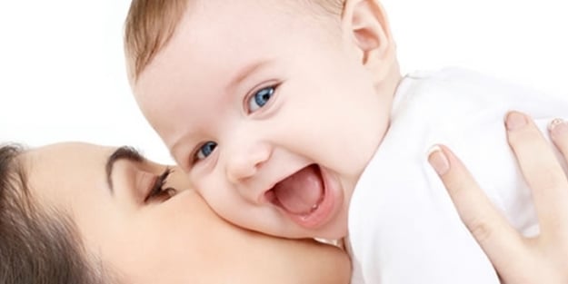 Bebek odası düzenlerken...