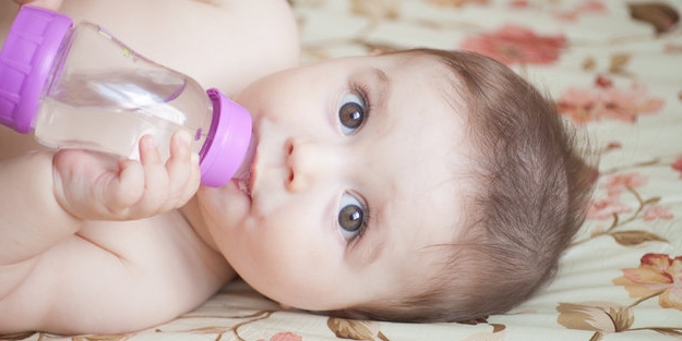 Bebeklere bu aya kadar asla su vermeyin!