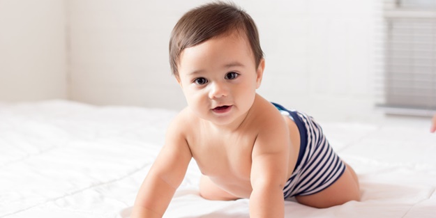 Bebekleri giydirirken dikkat edilmesi gerekenler