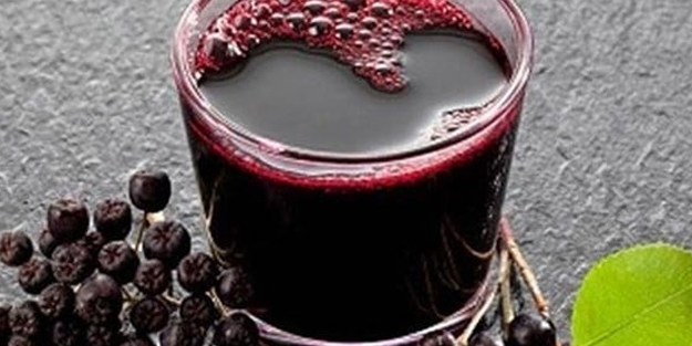 Bedendeki cerahati söküp atıyor! Şifa ambarı meyve aronyanın yararları: Bir bardağı nezle ve alerji bırakmıyor!