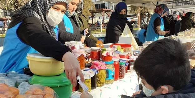 Bedensel engelli çocuk biriktirdiği paraları Afrika için bağışladı