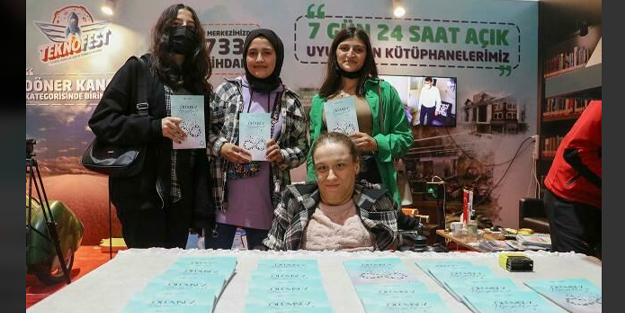 Bedensel engelli yazar burnuyla böyle kitap yazdı