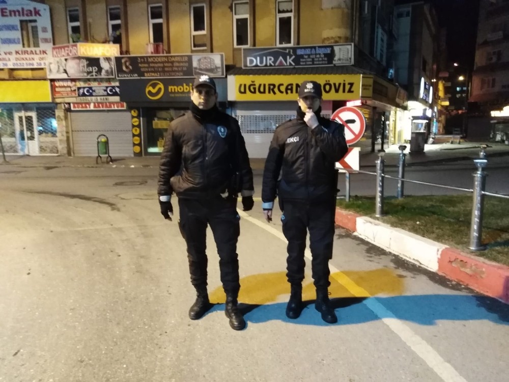 Bekçiler düdük çalarak yeni yıla girdi 