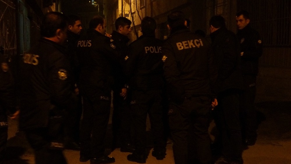 Bekçilere saldırdı zorlukla gözaltına alındı 