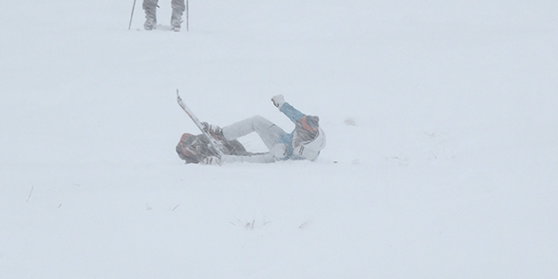Beklenen kar başladı! Lapa lapa yağıyor