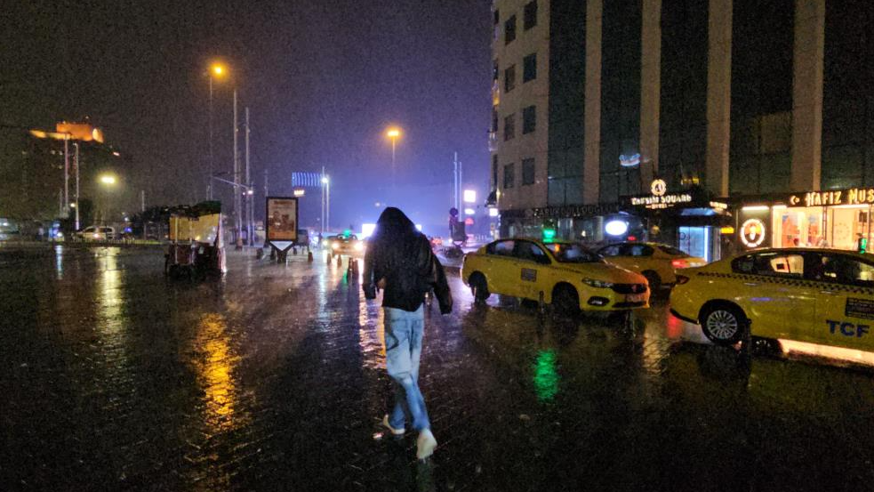 Sarı kodlu sağanak İstanbul'u vurdu