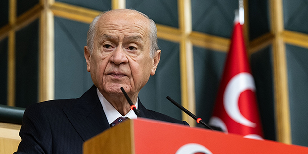 Beklenmedik gelişme Türkiye'ye duyuruldu! MHP'de Bahçeli'nin en yakınındaki isim görevden alındı
