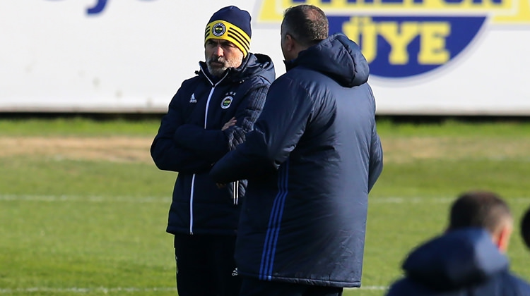 Beklenmedik görüşme! Kocaman'ın odasına girdi ve...