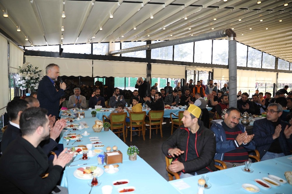 Bektaşi gençlerden Poyraz’a destek 