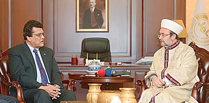 ‘Bektaşiler İslam dininin içindedir’