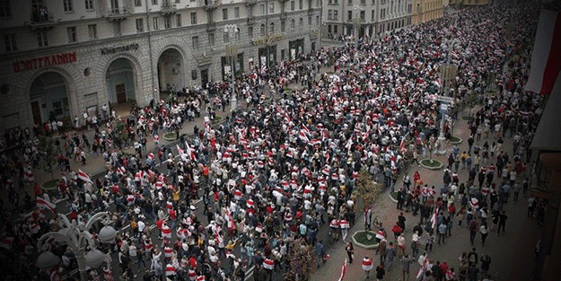 Avrupa ülkesi yangın yeri! Yüzlerce kişi gözaltına alındı
