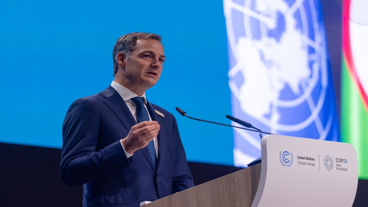 Belçika Başbakanı'nın evinin önünde bıçaklı saldırgan paniği