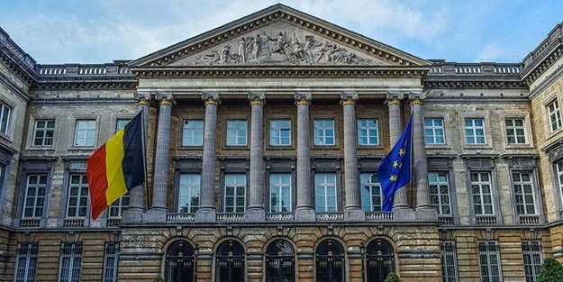 Belçika mahkemesi, hükümetin koronavirüs tedbirlerini kaldırmasına hükmetti