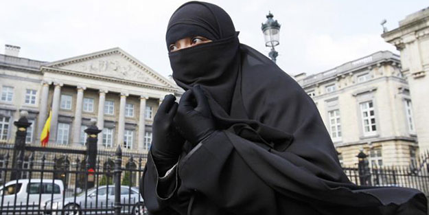 Belçika mahkemesinden başörtüsü zorbalığına onay