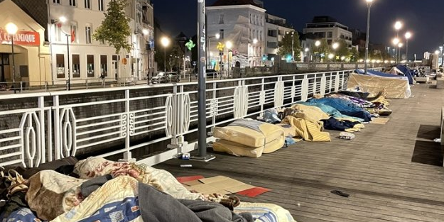 Belçika'da 3 binden fazla Ukraynalı ve Suriyeli sokağa terk edildi