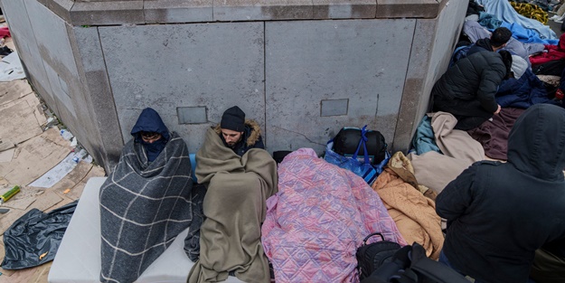 Belçika'da binlerce sığınmacı sokağa terk edildi!