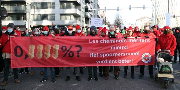 Belçika'da hükümete protesto: Her şey zamlanıyor, ücretlerimiz hariç