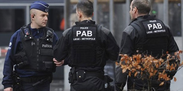 Belçika'da polise bıçaklı saldırı: Yaralılar var