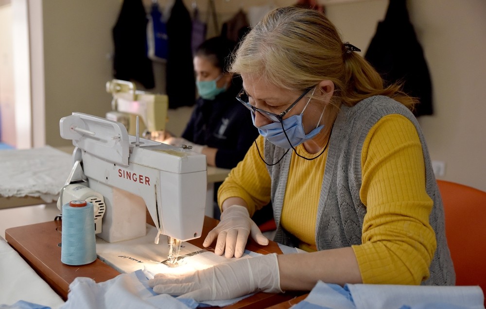 Belde Evleri kursiyerlerinden 7 bin maske 