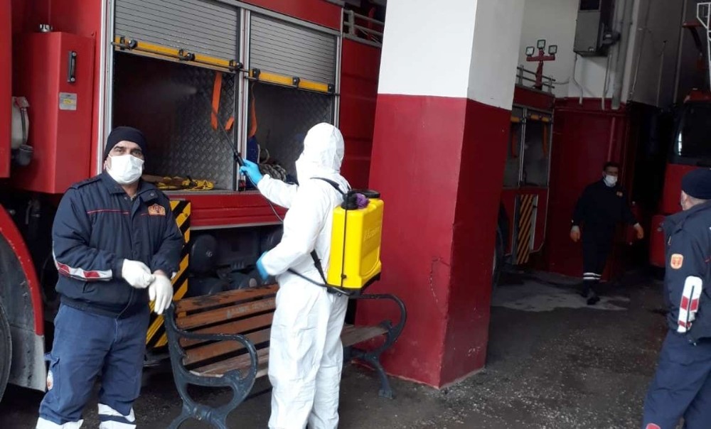 Belediye araçları dezenfekte edildi 
