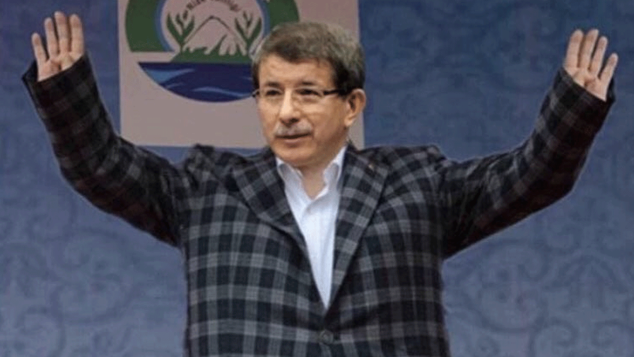 Belediye araçlarıyla hendek kazıldığını ne çabuk unuttun! Davutoğlu'nu da 'DEM’lemişler