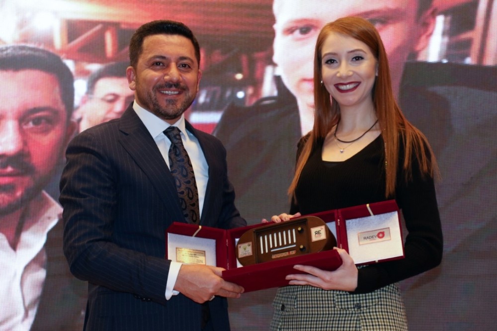 Belediye Başkanı Arı’ya ‘Pozitif Belediye Başkanı’ ödülü 