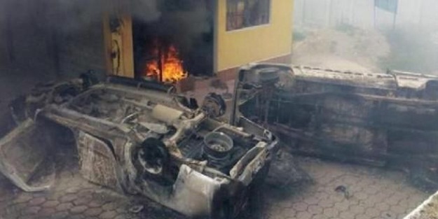 Belediye başkanı diri diri yakıldı