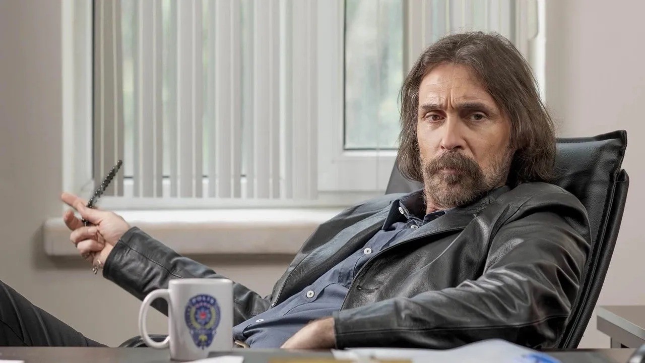 Belediye başkanı dizide! Halk hizmet beklerken o setlerde eğleniyor