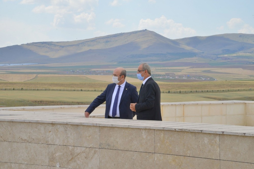 Belediye Başkanı Ekicioğlu, Rektör Karakaya’ya ziyaret 