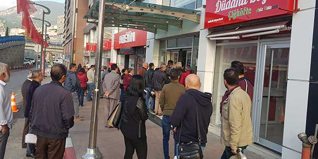 Belediye başkanından görülmemiş uygulama! İşe geç kalanları binaya almadı