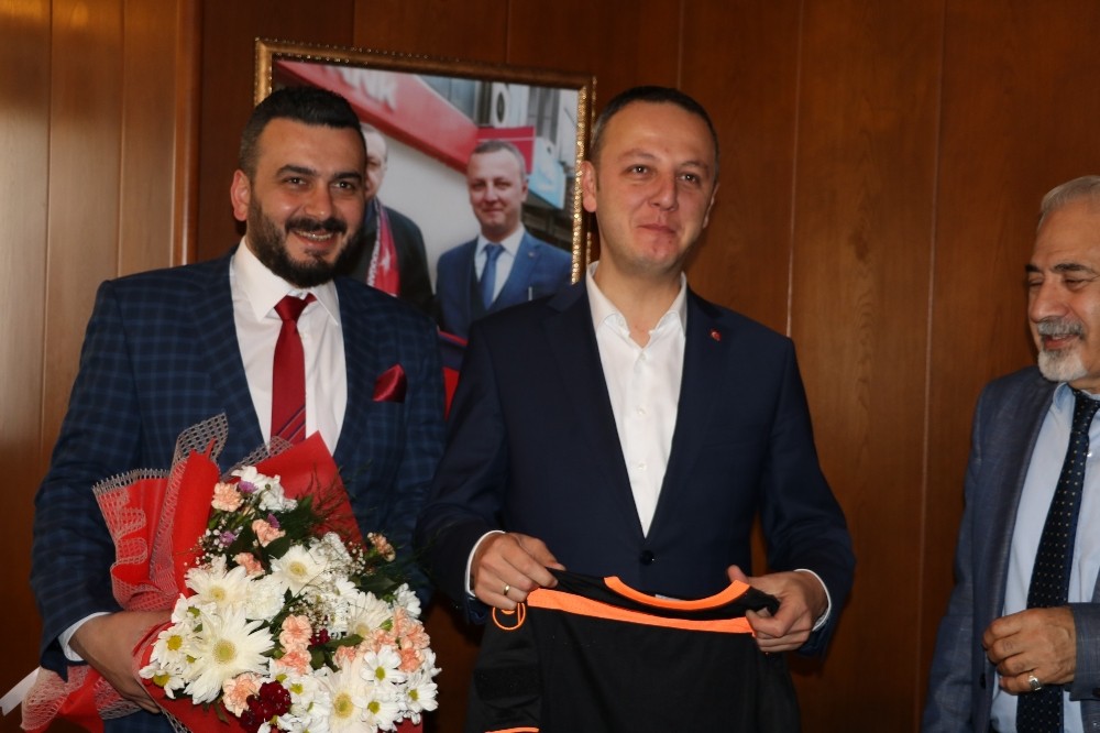 Belediye Başkanı’ndan Galatasaray-Başakşehir yorumu 