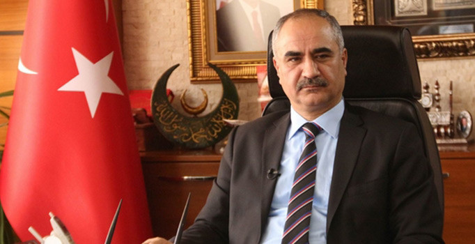 Belediye başkanından öğrencilere çamaşır makinesi jesti