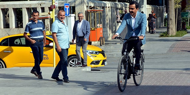 Belediye Başkanı’ndan örnek davranış! Makam aracı yerine...