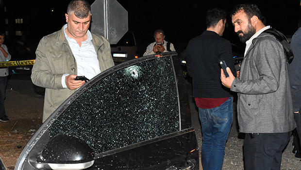 Belediye başkanının oğlu başından vuruldu