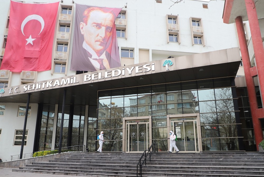 Belediye binası dezenfekte edildi 