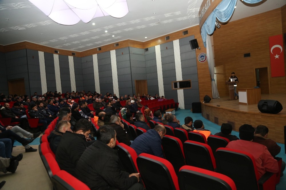 Belediye çalışanlarına bağımlılık yapan zararlı maddeler anlatıldı 