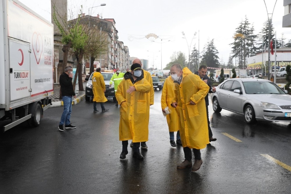 Belediye ekipleri yağış ile birlikte teyakkuza geçti 