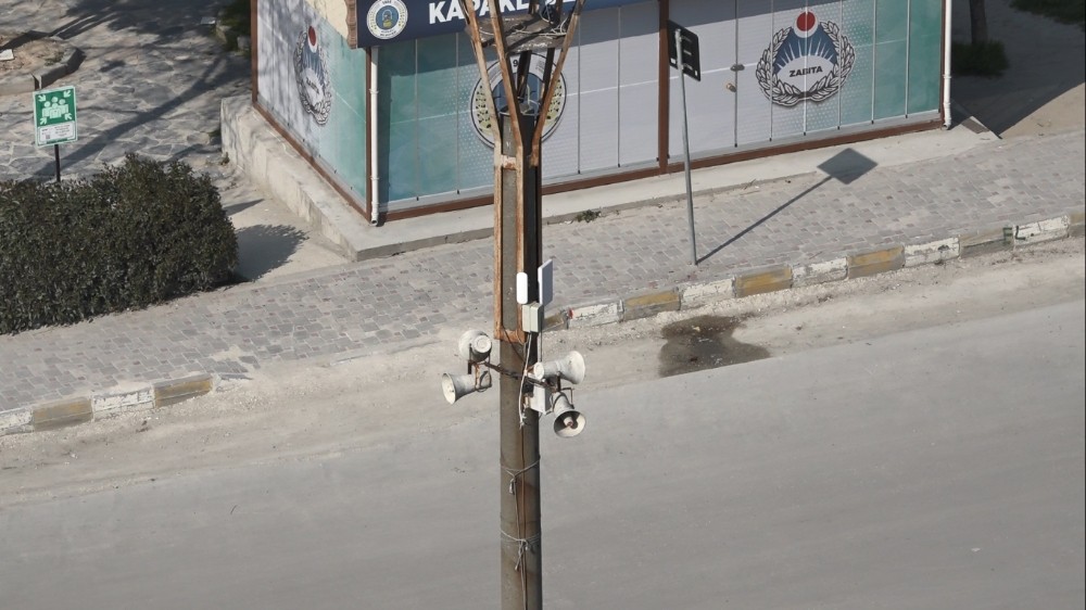 Belediye, hoparlörden çaldığı şarkılarla vatandaşlara moral verdi 